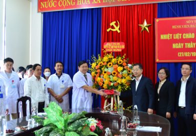 Bí thư Thành ủy Nguyễn Văn Quảng thăm, chúc mừng Bệnh viện Đa khoa Nam Liên Chiểu nhân ngày Thầy thuốc Việt Nam